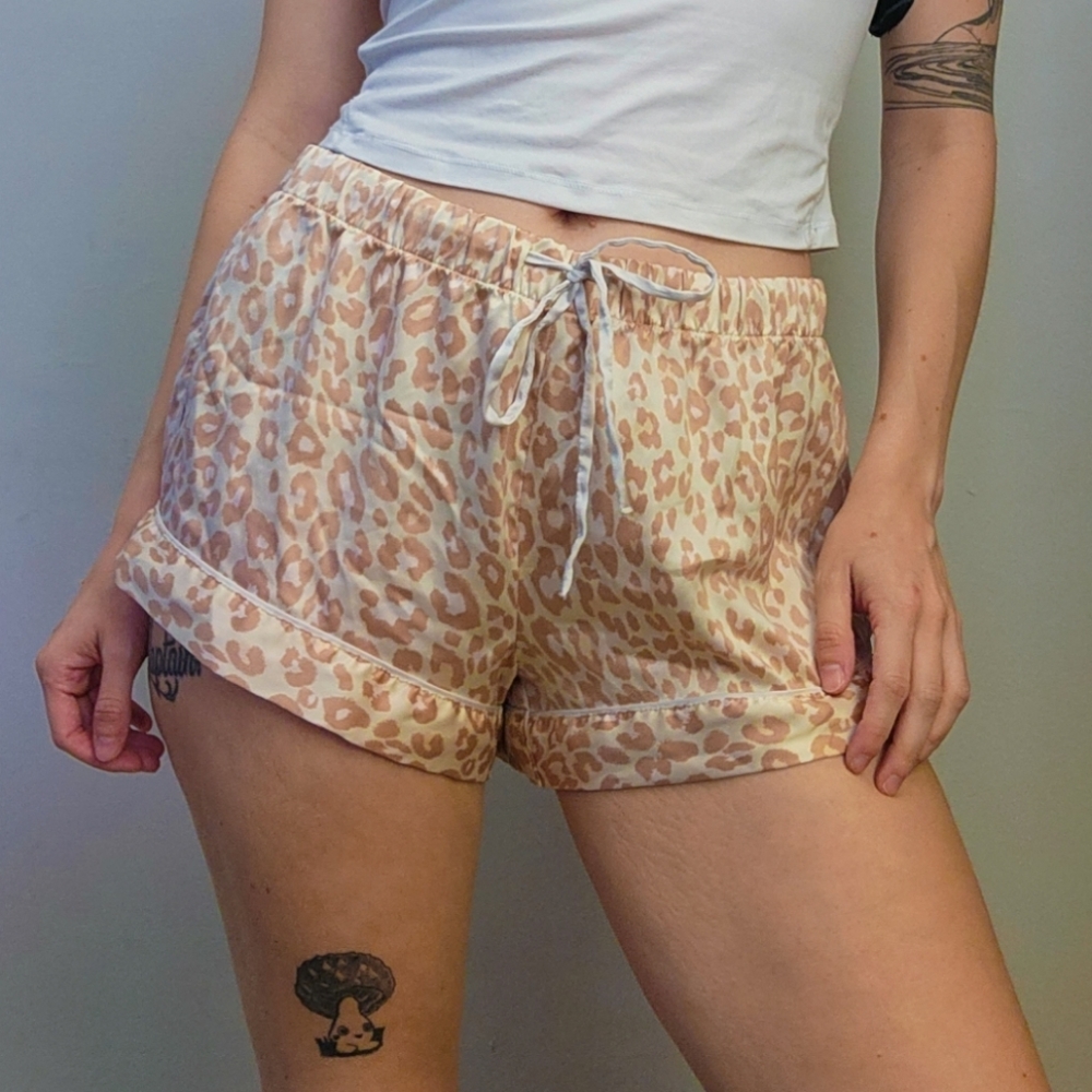 Pink Victoria Secret Pajama Shorts Size M Leopard Print